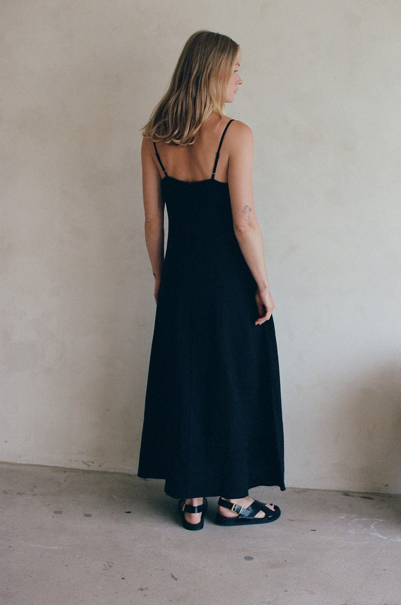 Quella 100% Linen Maxi Dress